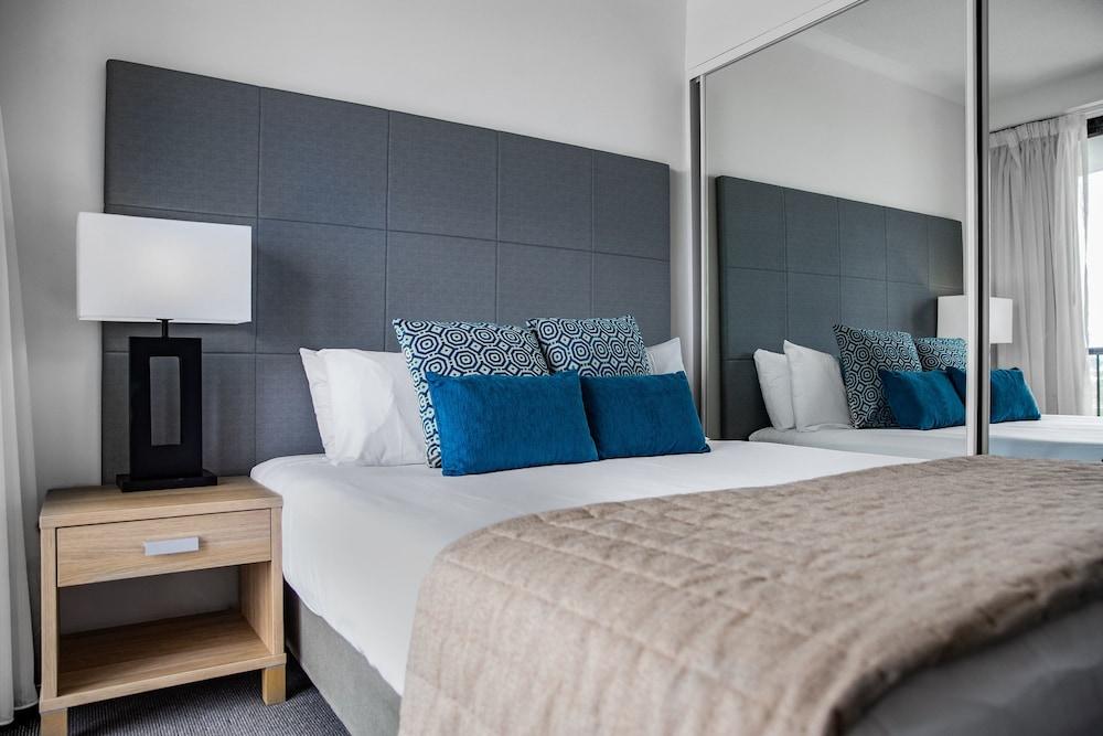 Mantra Coolangatta Beach Gold Coast Exterior photo