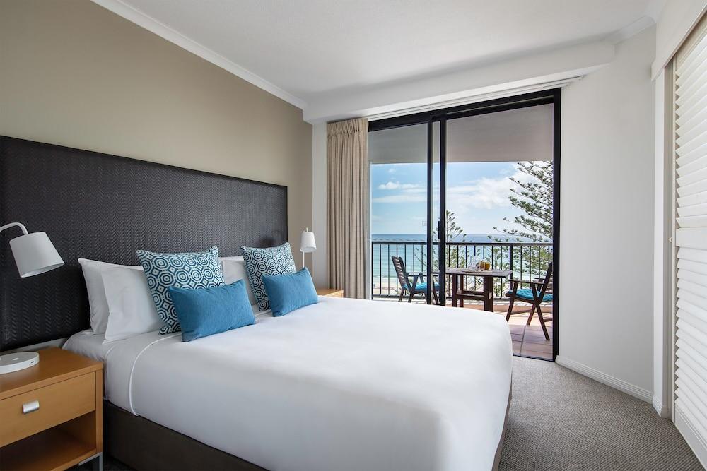 Mantra Coolangatta Beach Gold Coast Exterior photo