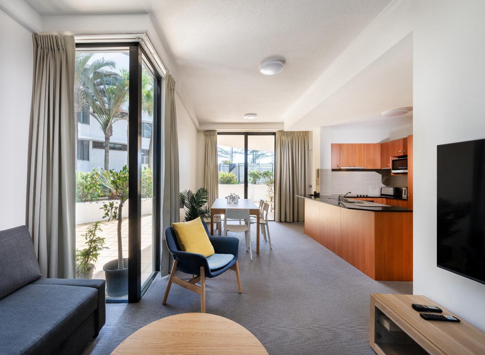 Mantra Coolangatta Beach Gold Coast Exterior photo