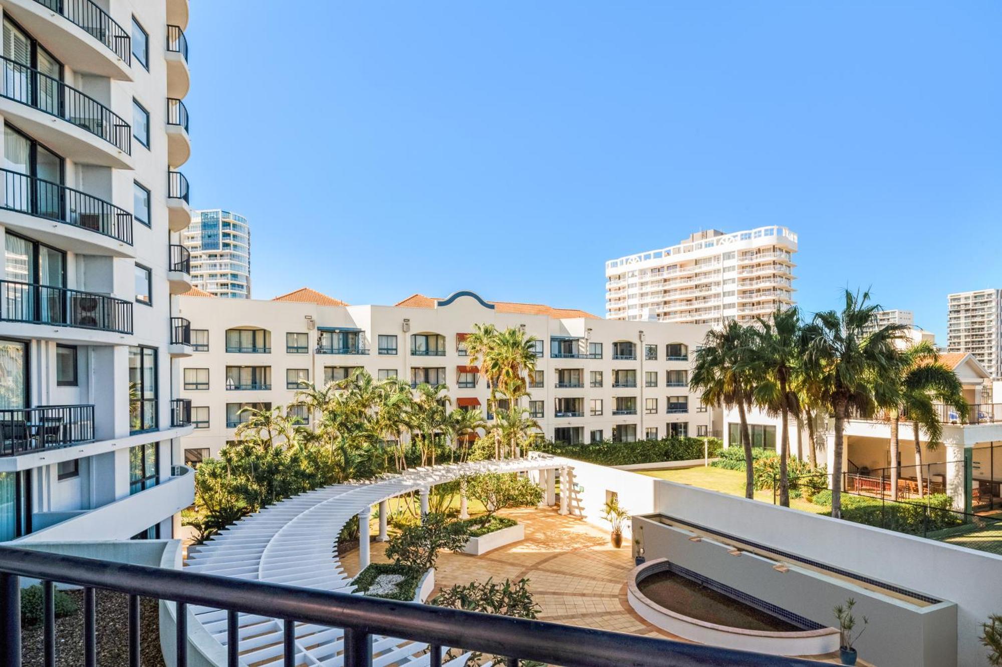 Mantra Coolangatta Beach Gold Coast Exterior photo