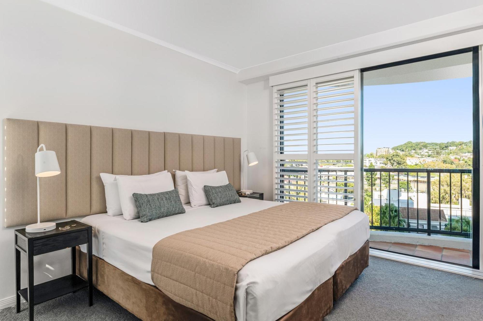 Mantra Coolangatta Beach Gold Coast Exterior photo